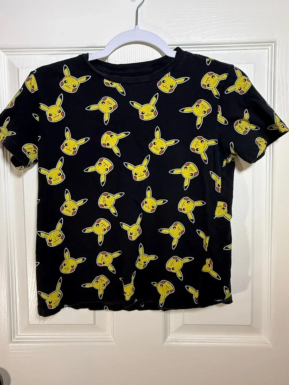 Boys Size L 10-12 Old Navy Pokemon T-Shirt Pre-loved